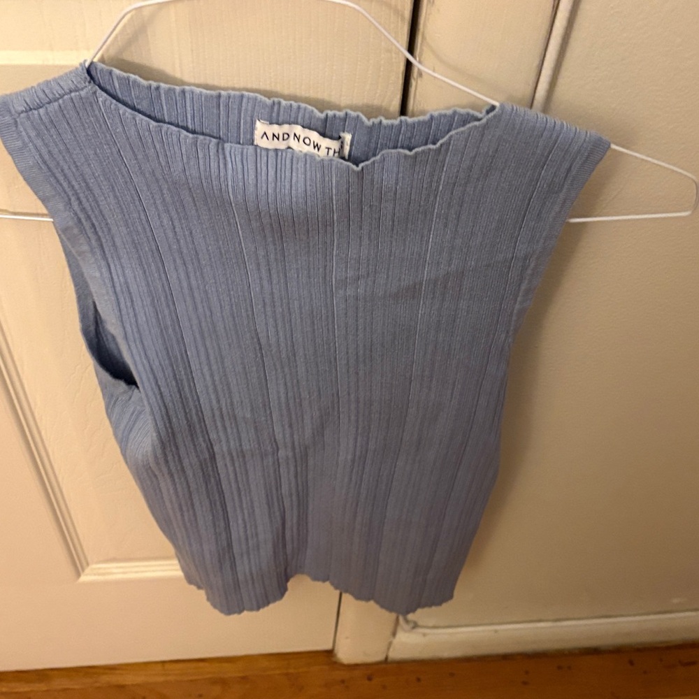 ANDNOWTHS Ribbed Sleeveless Top in Light Dusty Blue